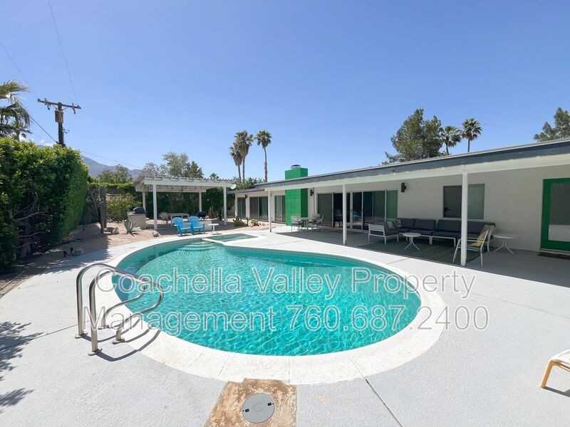 2719 E Ventura Rd - Photo 3 of 50