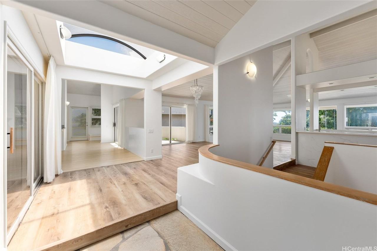 771 Kaulana Pl - Photo 4 of 25
