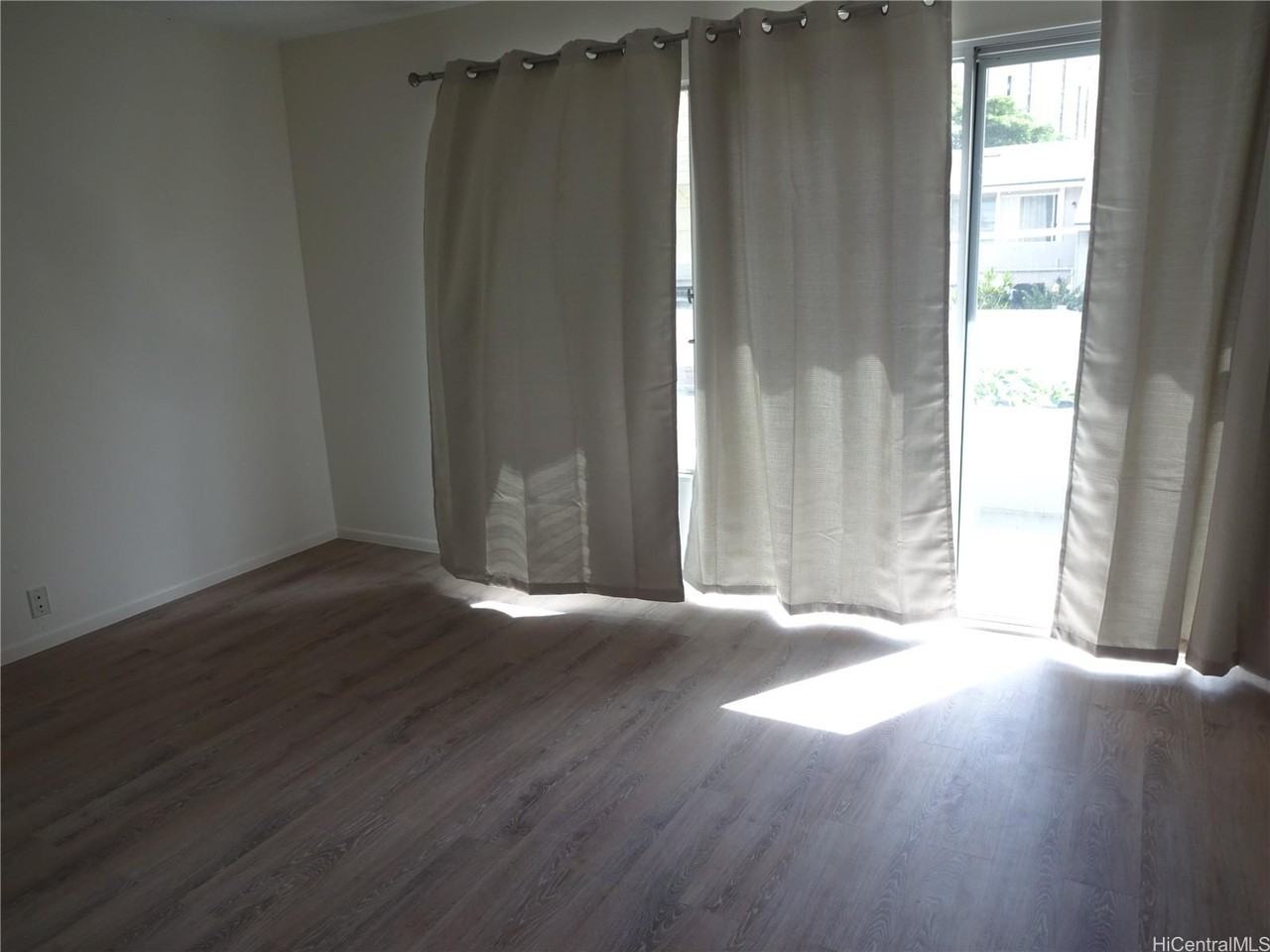 582 Hahaione St #3E - Photo 3 of 6