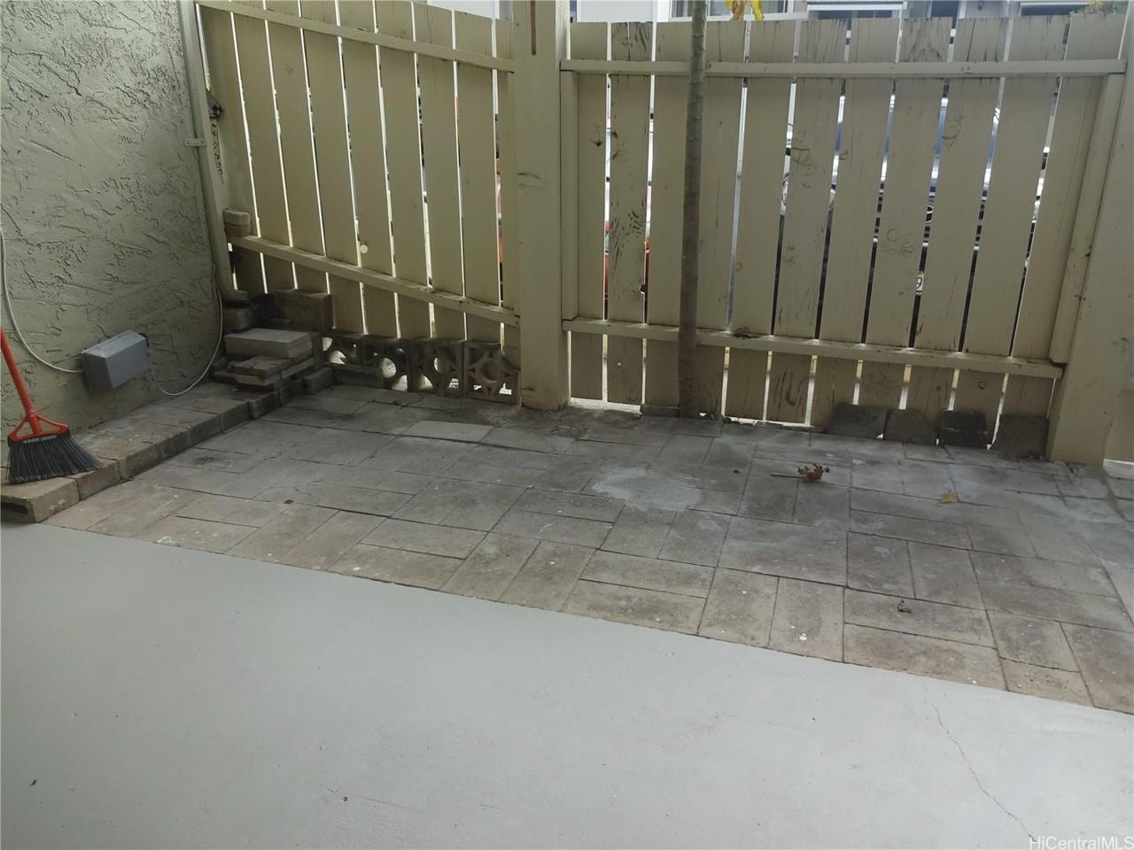 582 Hahaione St #3E - Photo 6 of 6