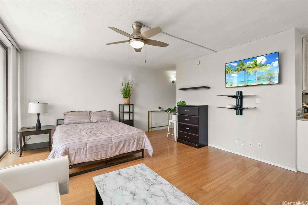 2092 Kuhio Ave #1701 - Photo 3 of 15