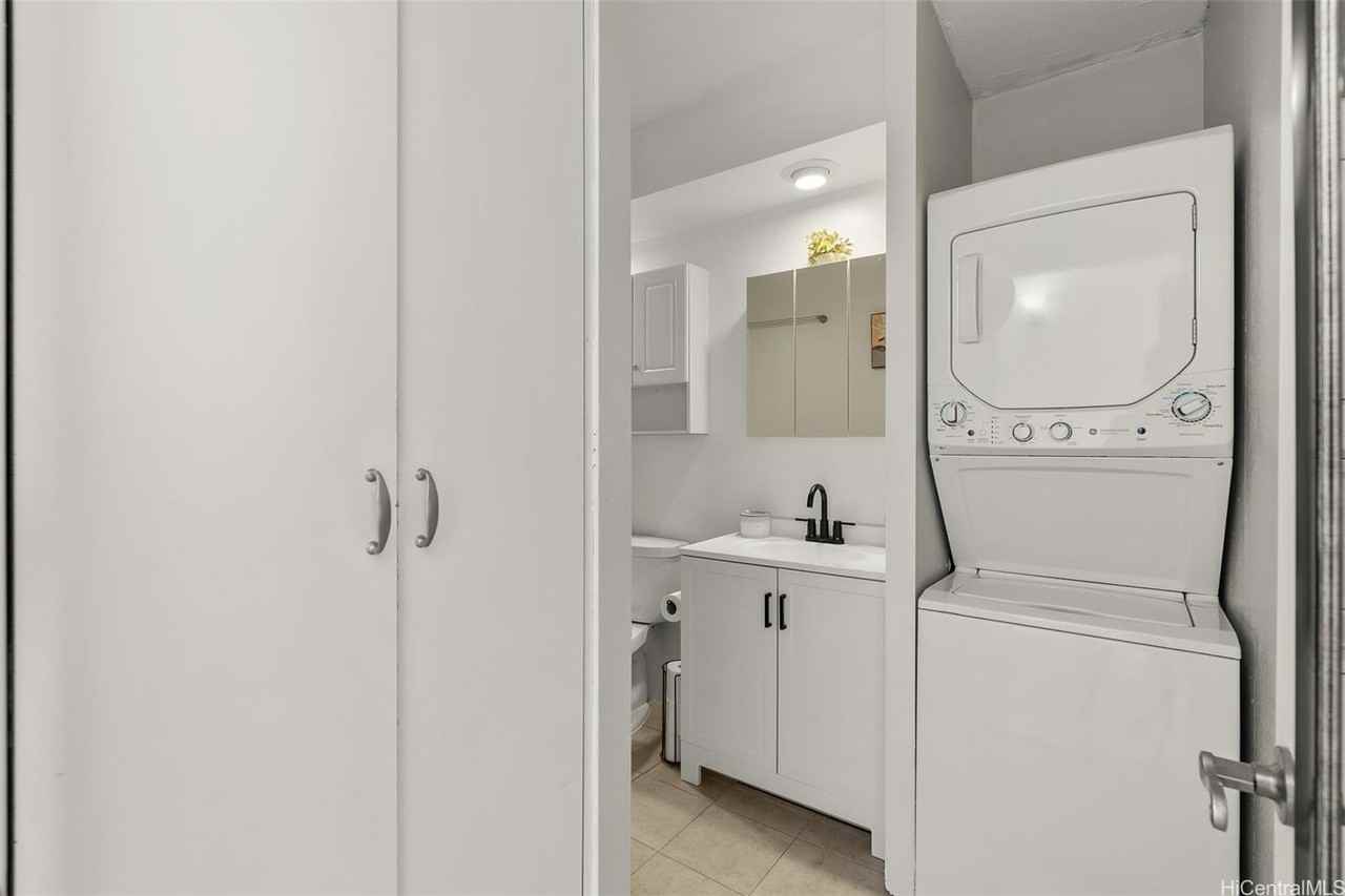 2092 Kuhio Ave #1701 - Photo 7 of 15