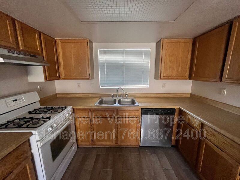 32934 Rancho Vista Dr #4 - Photo 6 of 25