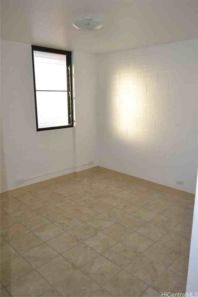 1118 Hoolai St #304 - Photo 6 of 7