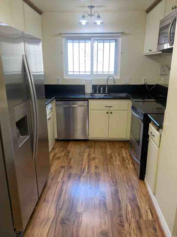 439 Bluffview Rd - Photo 4 of 7
