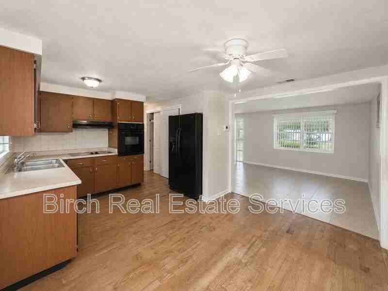 2552 Chancery Dr - Photo 3 of 16