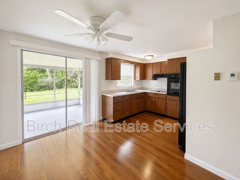 2552 Chancery Dr - Photo 4 of 16