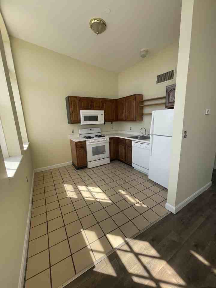 67 Washington St #403P - Photo 5 of 14