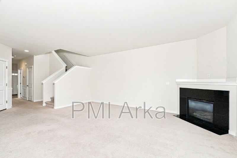 633 Ilwaco Pl Ne - Photo 3 of 15