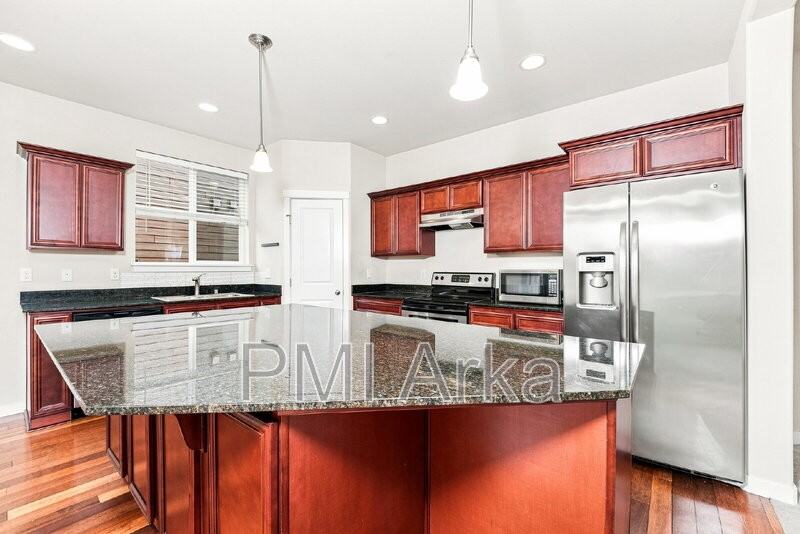633 Ilwaco Pl Ne - Photo 7 of 15