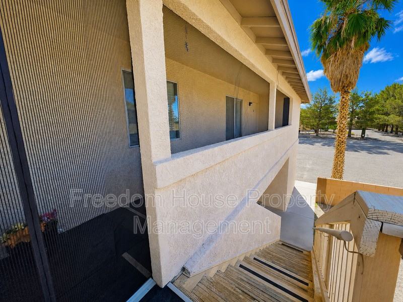 1444 Star Rd - Photo 4 of 37