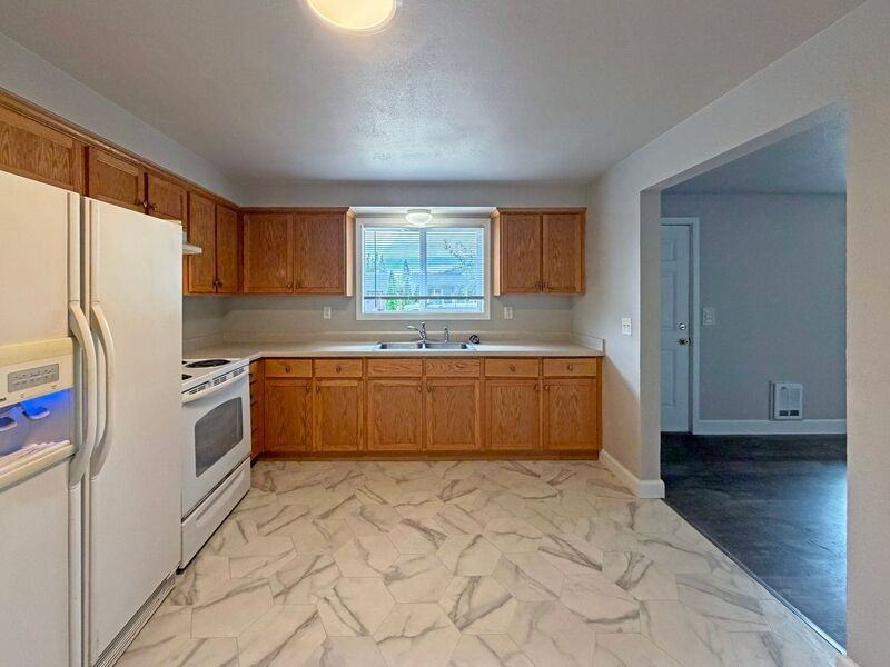 3825 Marshall Ave - Photo 6 of 18