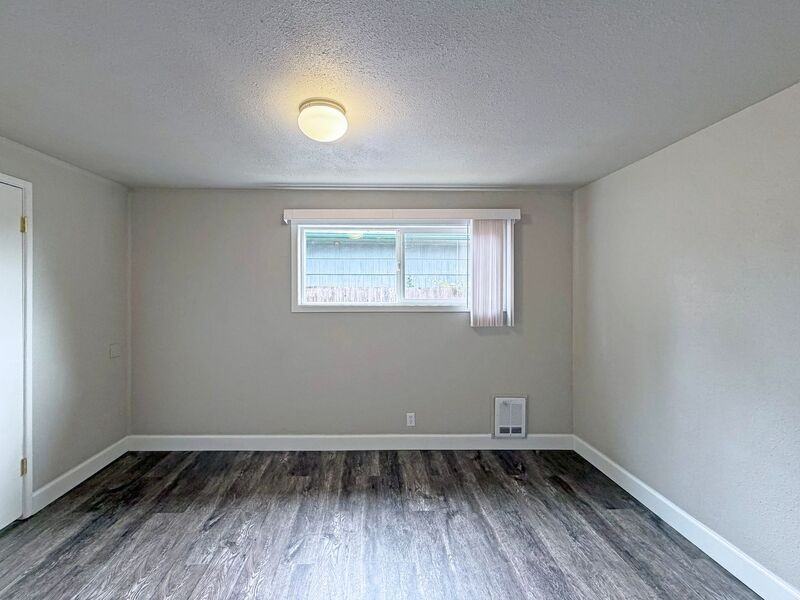 3825 Marshall Ave - Photo 7 of 18