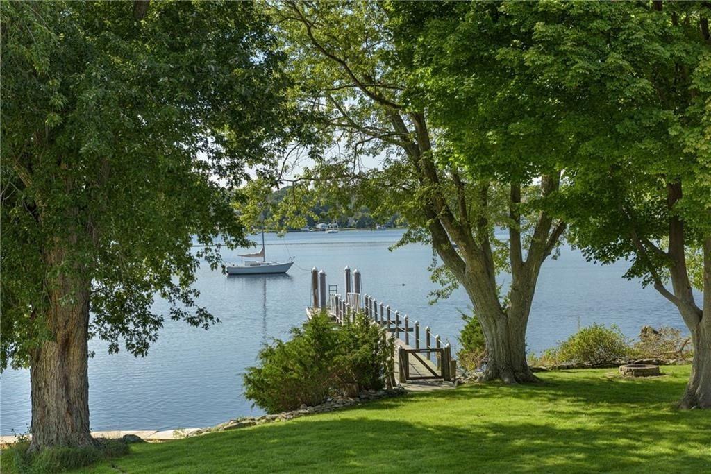 39 Shore Dr - Photo 4 of 44