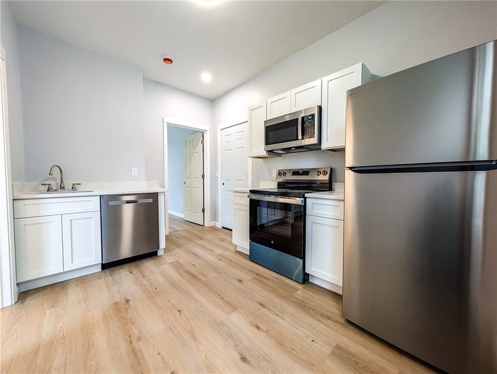 99 Walnut St ##1b - Photo 5 of 11
