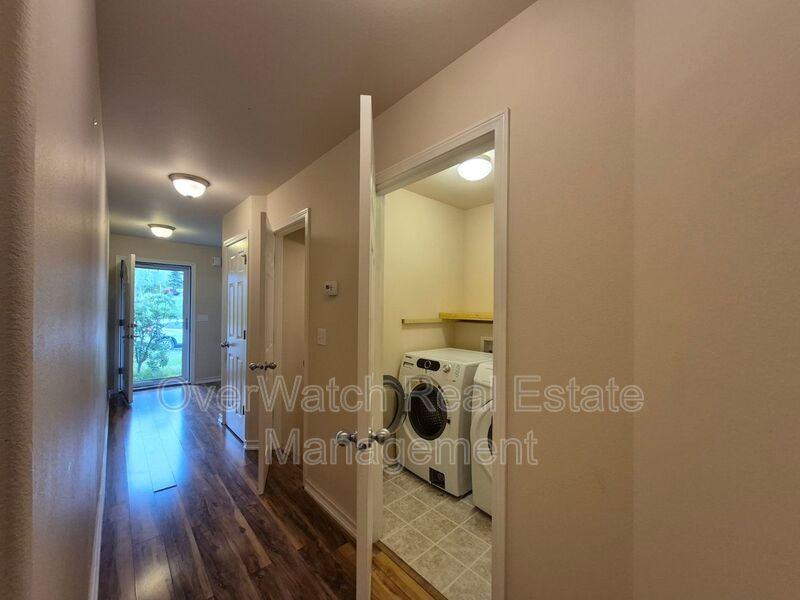 9178 Eagle River Ln - Photo 2 of 22