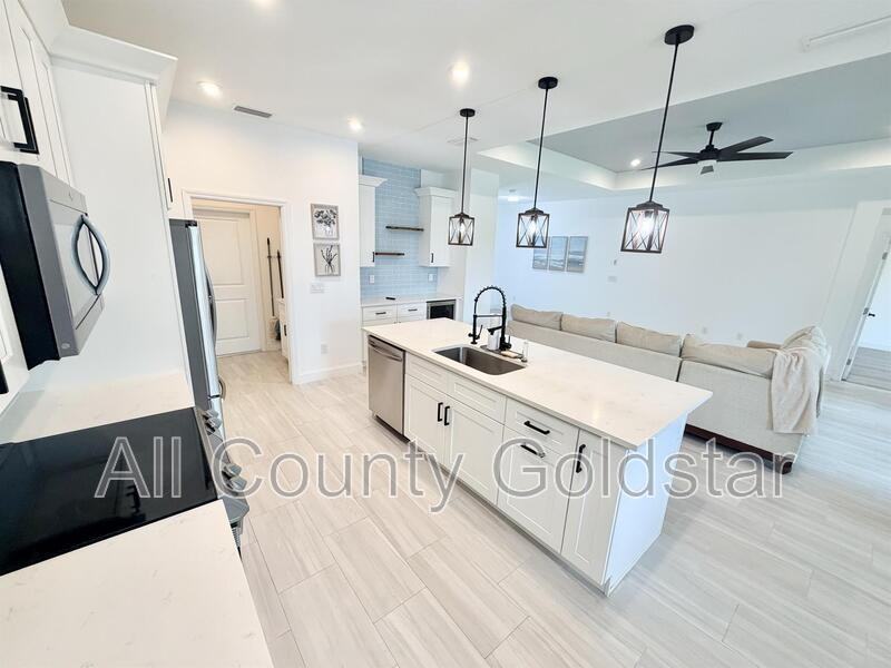 6049 Higgins Ln - Photo 6 of 19