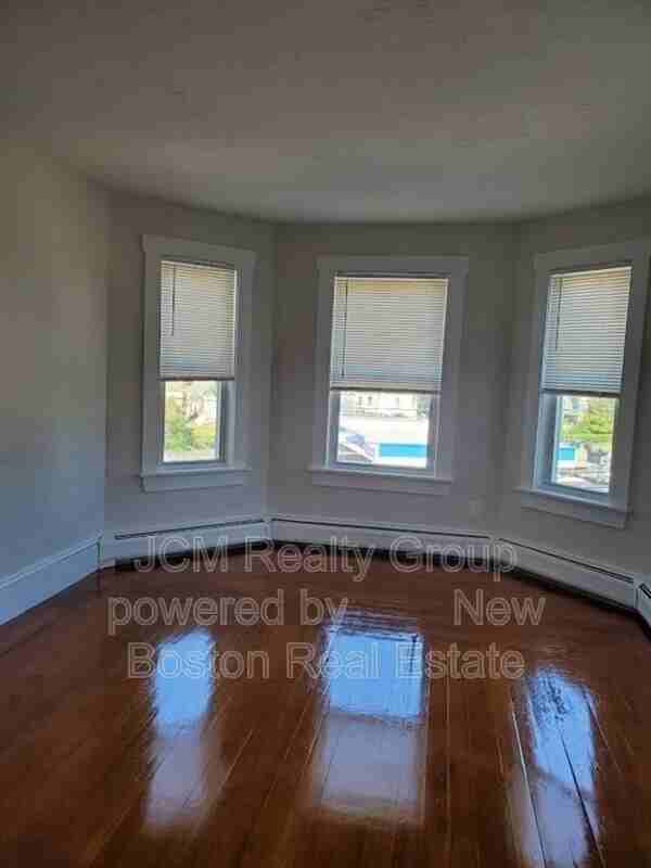 870 Moody St #6 - Photo 4 of 12