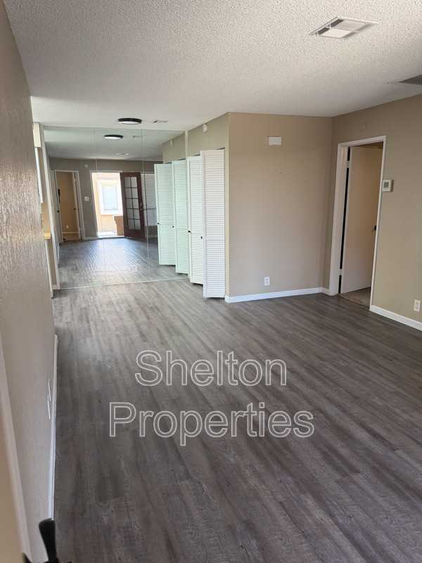 501 W Tonopah Dr #7 - Photo 4 of 25