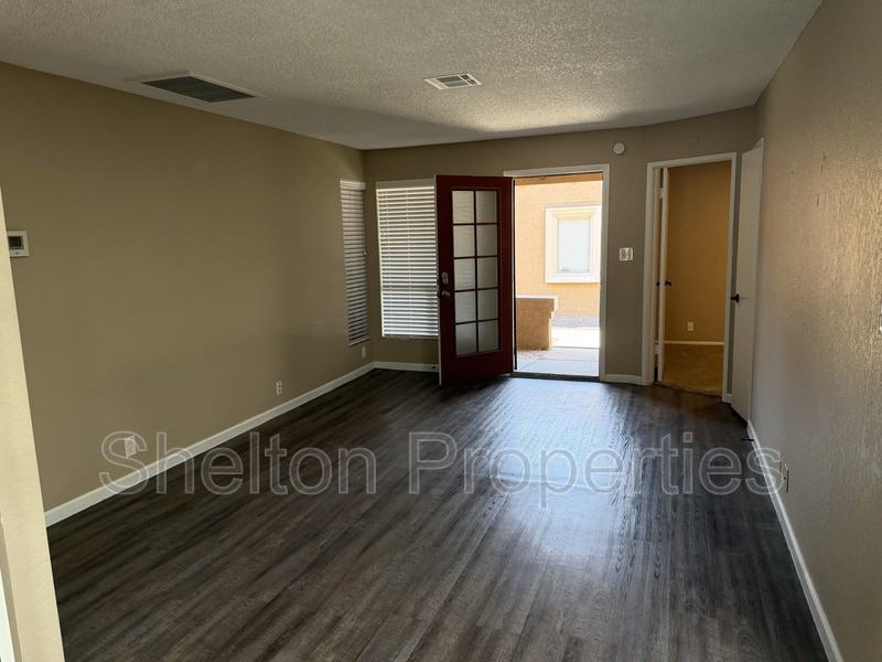 501 W Tonopah Dr #7 - Photo 5 of 25