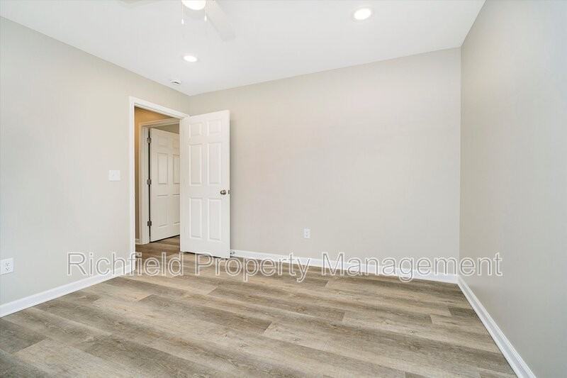 1742 Thaddeus St - Photo 4 of 32