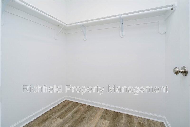 1742 Thaddeus St - Photo 5 of 32