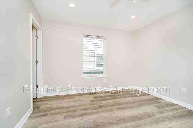 1742 Thaddeus St - Photo 7 of 32