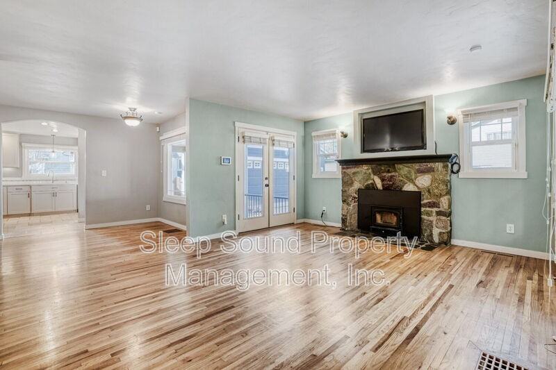 2507 Ne 59th St - Photo 7 of 28