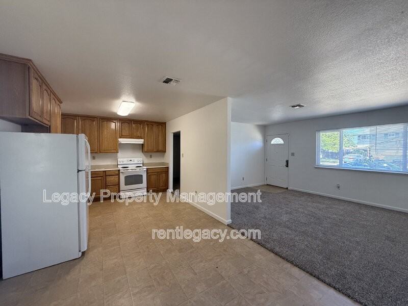 6635 Chandler Dr - Photo 3 of 18