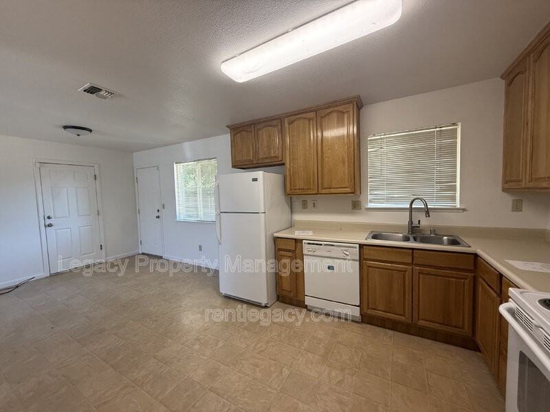 6635 Chandler Dr - Photo 5 of 18