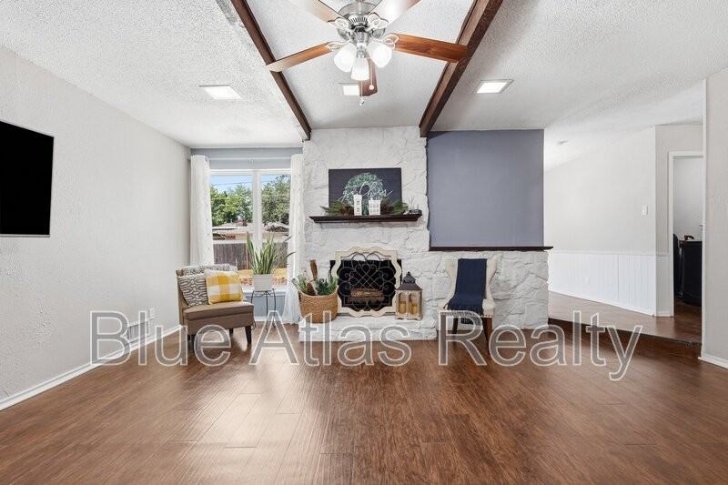 5019 Blanchard Dr - Photo 3 of 19