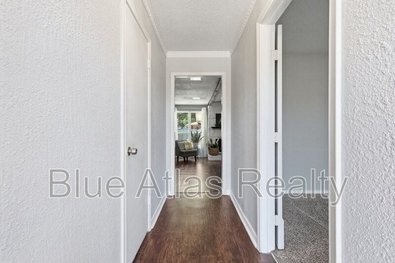 5019 Blanchard Dr - Photo 5 of 19