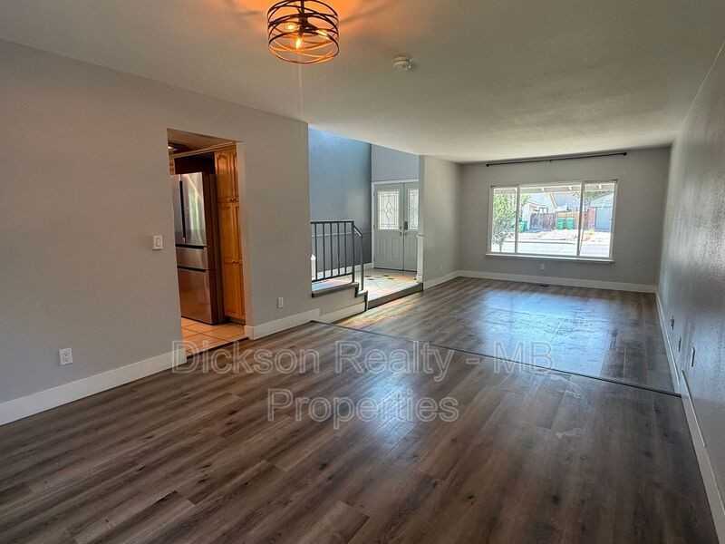 3970 Bolivar Ct - Photo 4 of 31