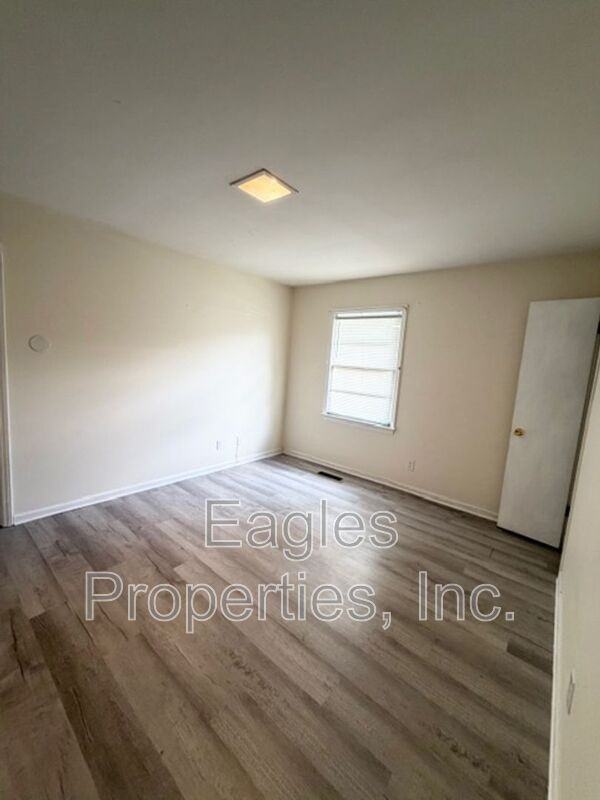 2803 Warrick Cir #F1 - Photo 3 of 6