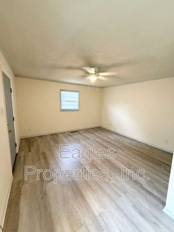 2803 Warrick Cir #F1 - Photo 4 of 6