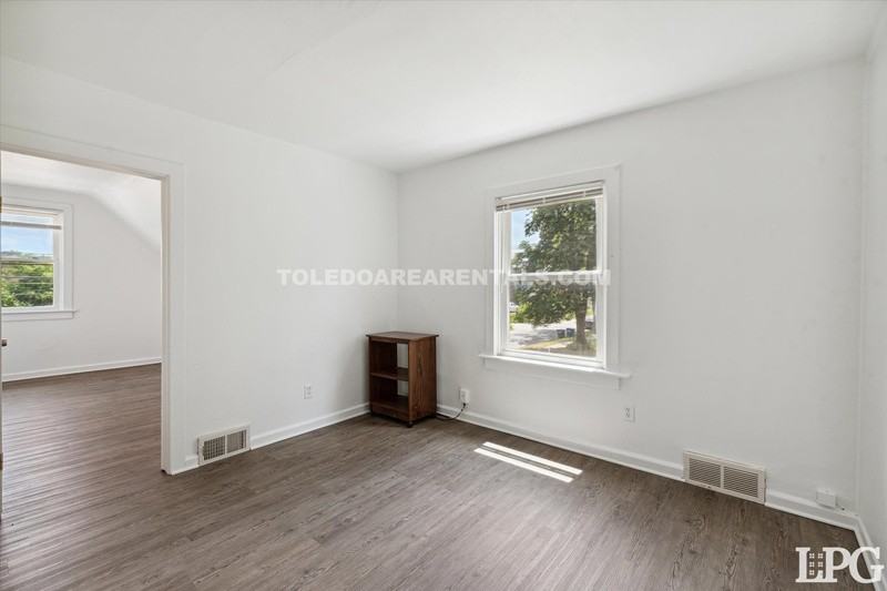 3843 Peru St #3 - Photo 7 of 16