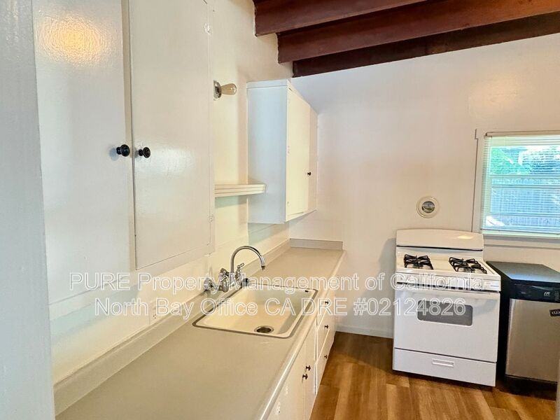 2 Kandace Ct - Photo 5 of 14