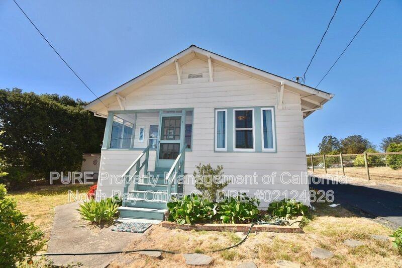 1345 Eastman Ln - Photo 3 of 8