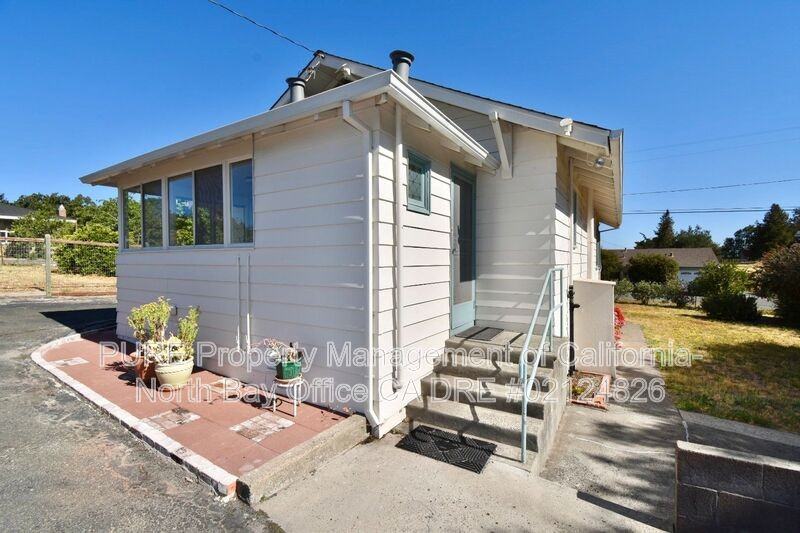 1345 Eastman Ln - Photo 6 of 8