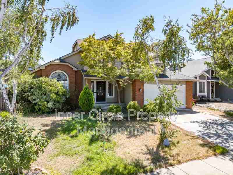 512 Bluerock Dr - Photo 2 of 38