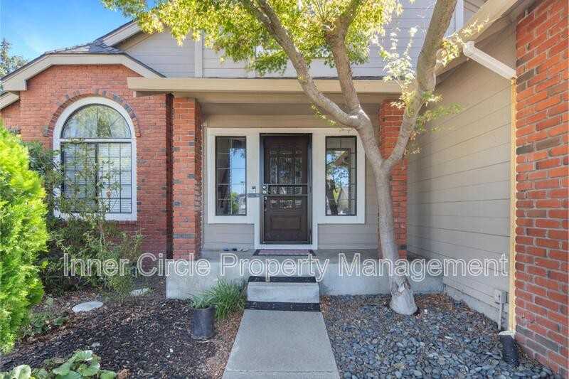 512 Bluerock Dr - Photo 3 of 38