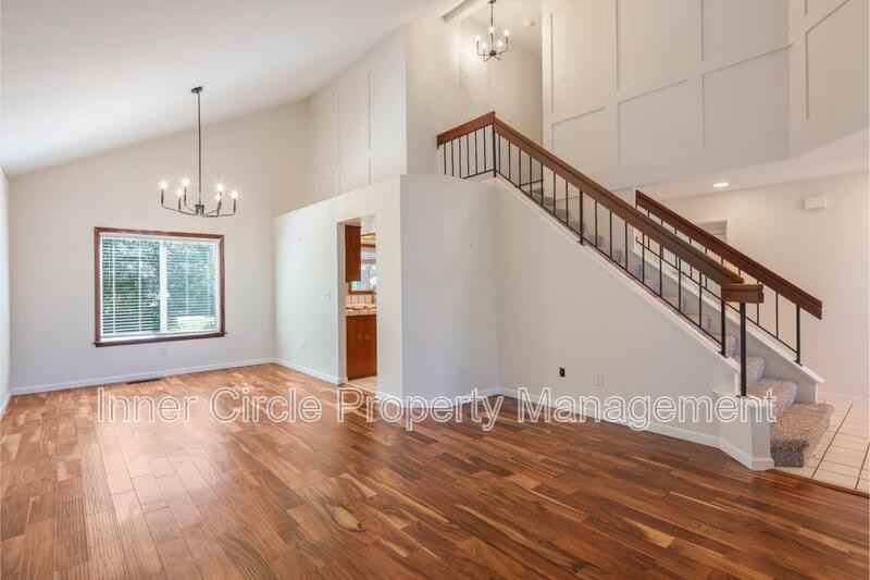 512 Bluerock Dr - Photo 5 of 38