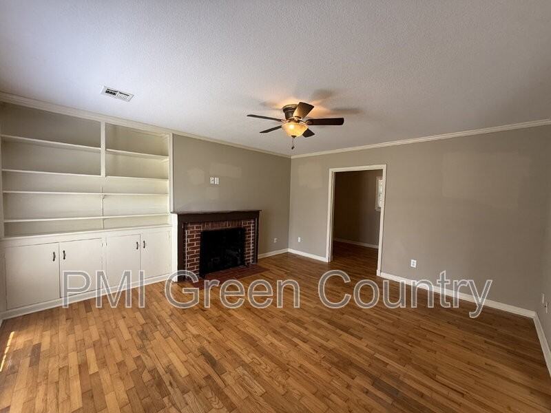 5523 S Madison Ave - Photo 4 of 18