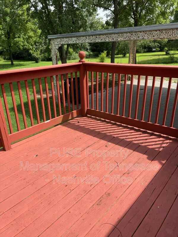 3912 Hydesdale Ln - Photo 5 of 10