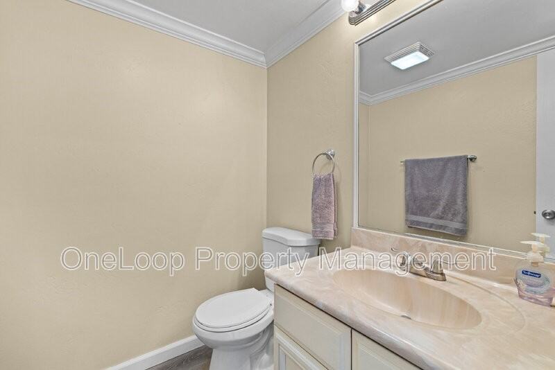 2648 Alpine Blvd #A - Photo 4 of 33