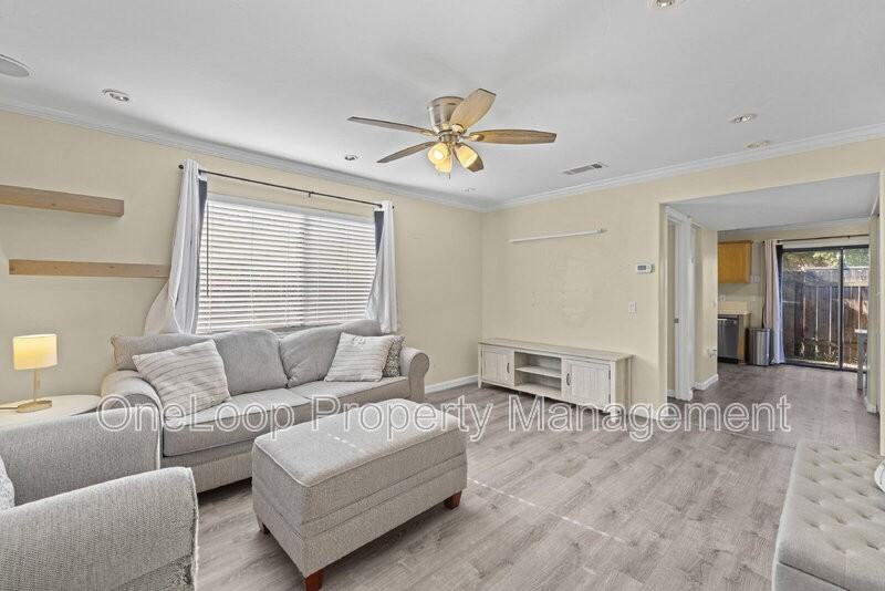 2648 Alpine Blvd #A - Photo 5 of 33