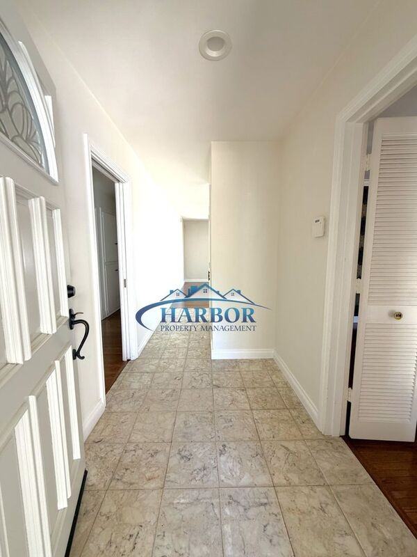 1630 Miracosta St - Photo 3 of 30