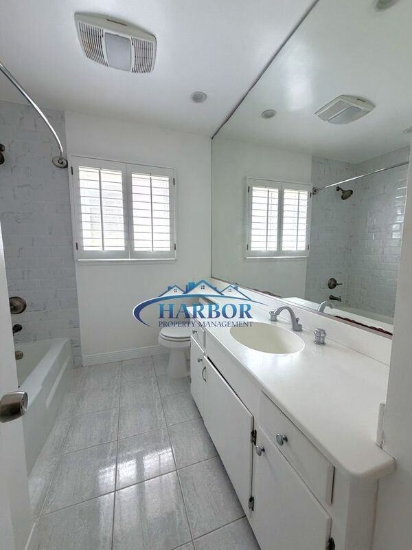 1630 Miracosta St - Photo 5 of 30