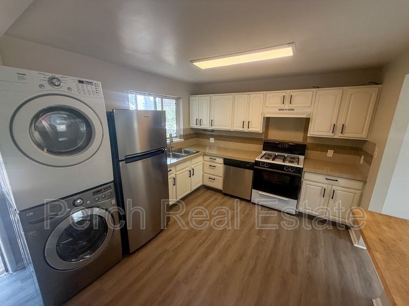 954 Winona Ct - Photo 6 of 20