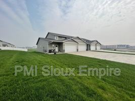 featured image of 5510 E Lebridge St